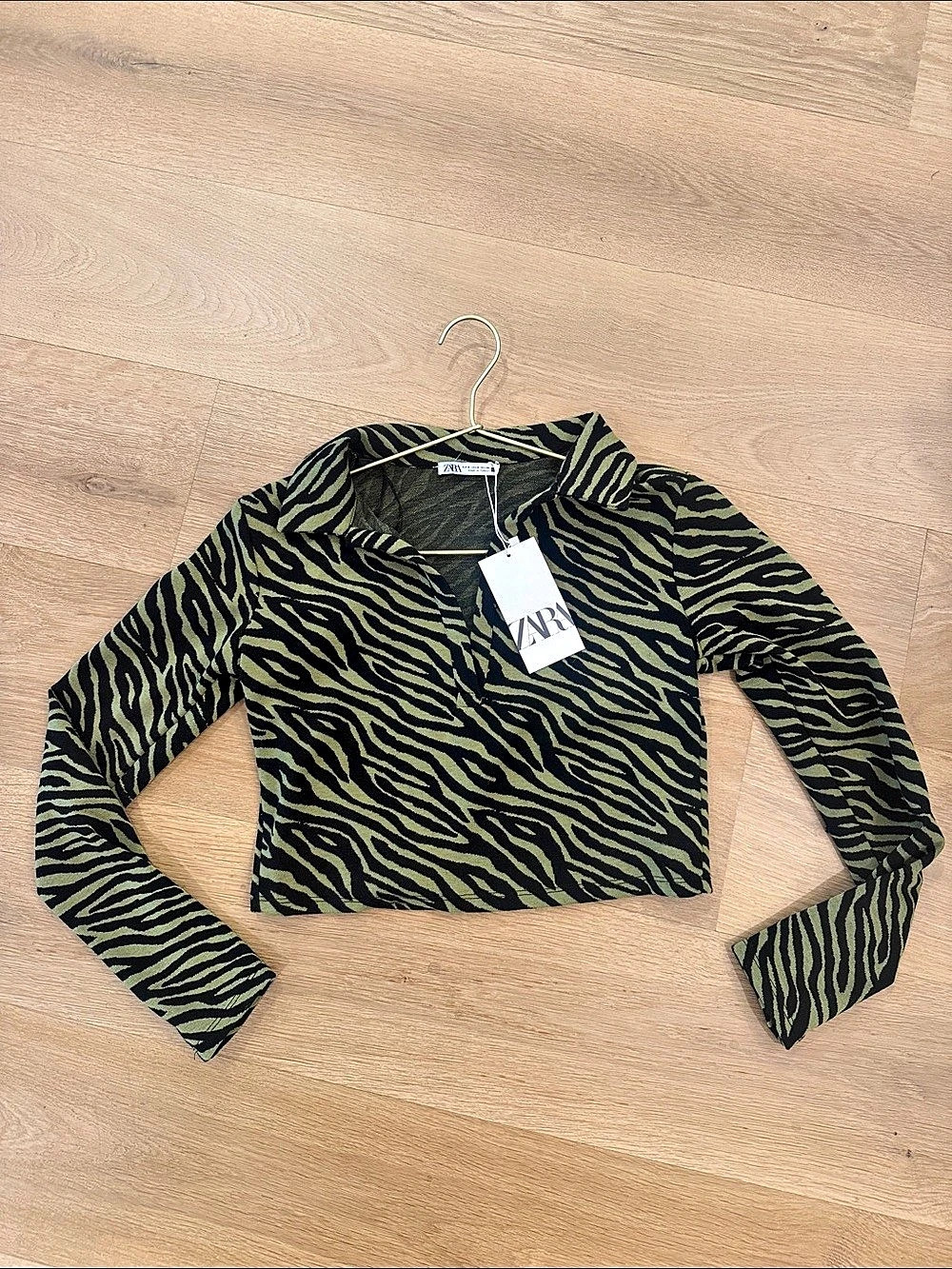 Zara Zebra Printed Neon Green & Black Soft Knit Long Sleeve Polo Crop Top Long